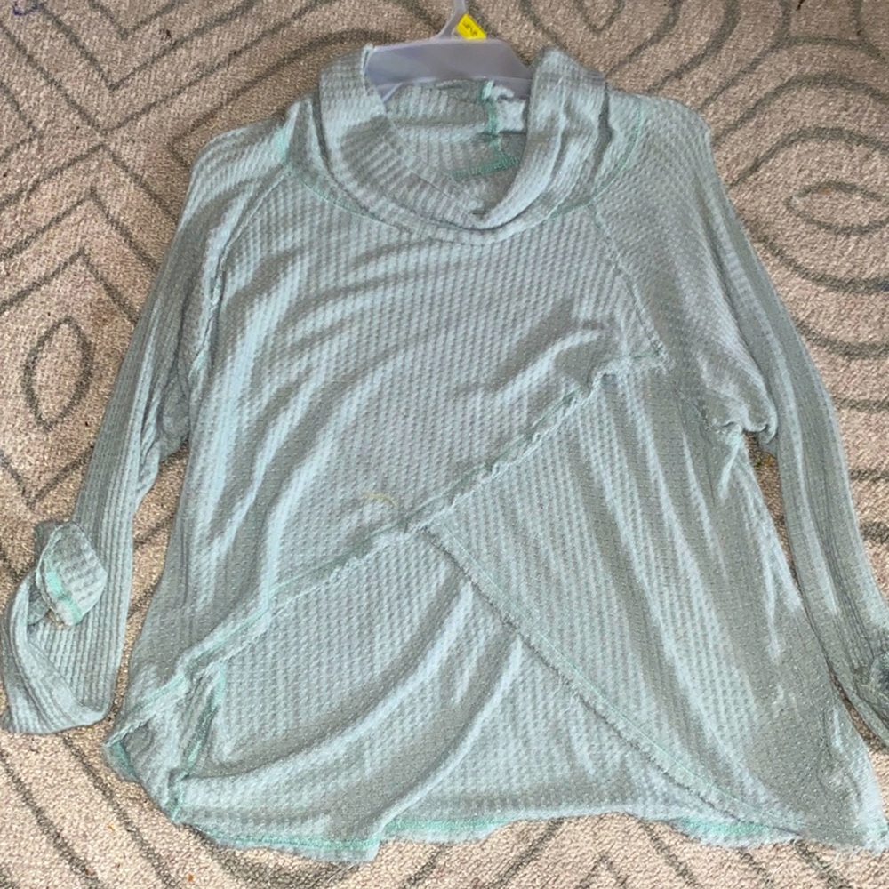 COPY - mint colored flowey long sleeved blouse